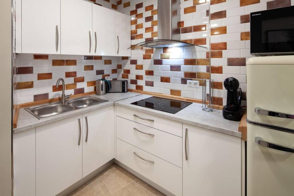 San Juan Roomalaga By Bossh! Apartments Luaran gambar